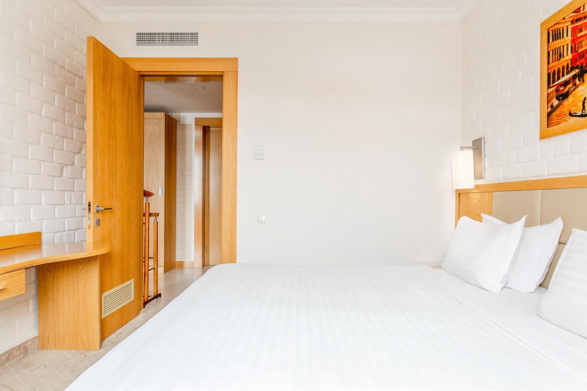 Praga Hotel タシュケント エクステリア 写真